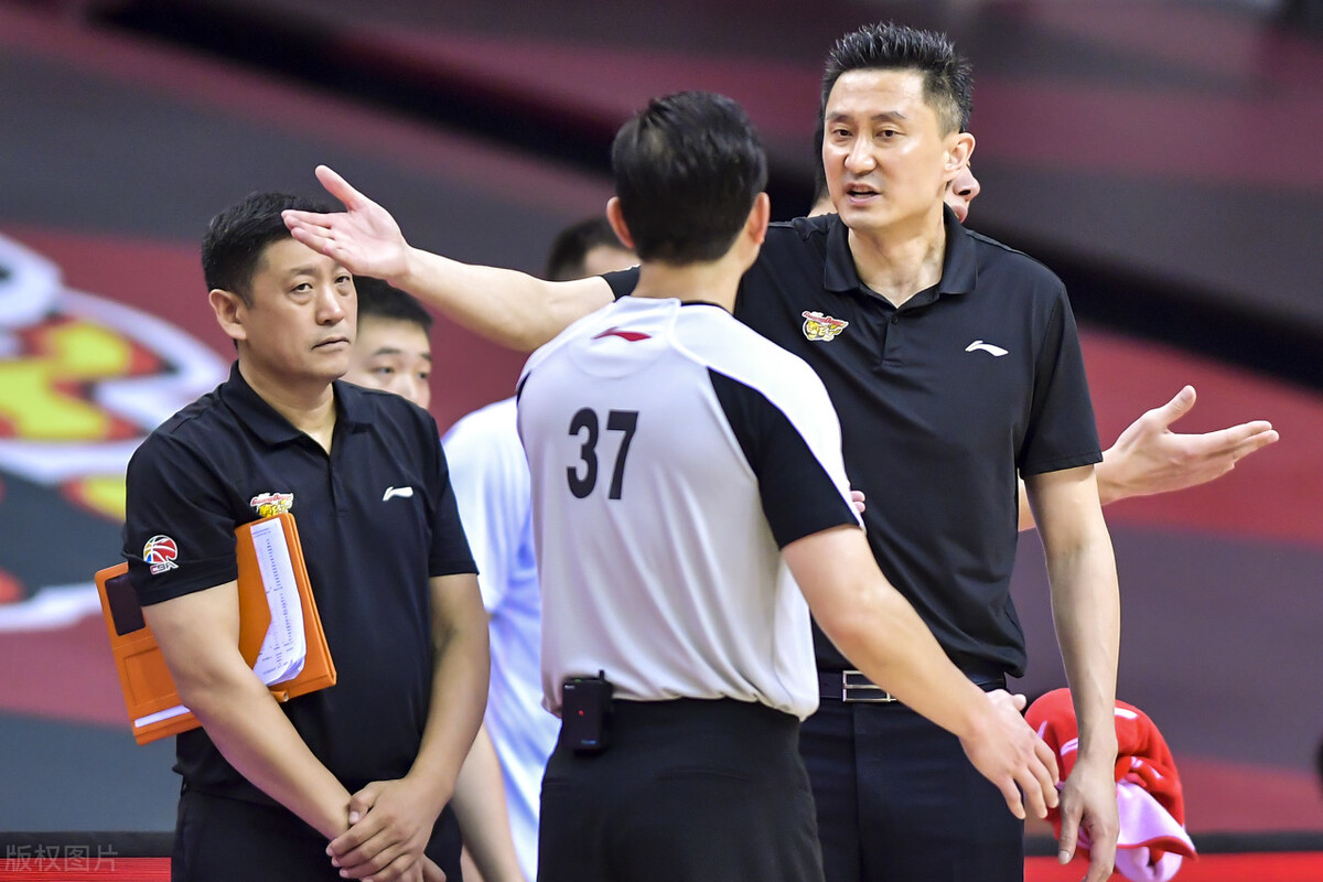 jiuyou.com-葡萄牙体育内部会议纪要流出——赛后调整名单；CBA季后赛使命明确；临场指挥获称赞(葡萄牙体育官网首页)