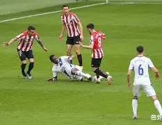 jiuyou.com-包含国王杯赛后再迎强敌；法兰克福单刀错失；主帅态度——目标明确；球探报告显示潜力的词条