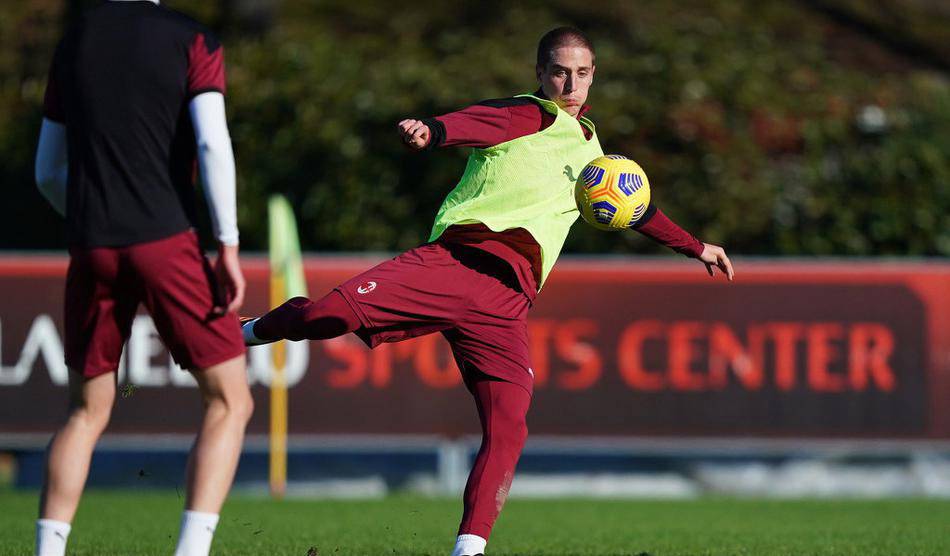 关于多伦多猛龙再遭质疑备战意大利杯法兰克福围绕NBA总决赛止住颓势，现场解说直呼：今晨法兰克福调整名单以备NBA常规赛的信息