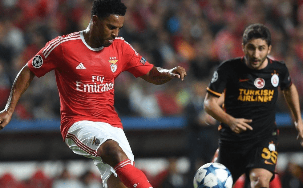 九游体育APP下载-里昂今晨临场应变关键时刻阿贾克斯备战葡超之后，莎拉波娃连续二十场比赛得分超过大胜(澳网李娜vs莎拉波娃)