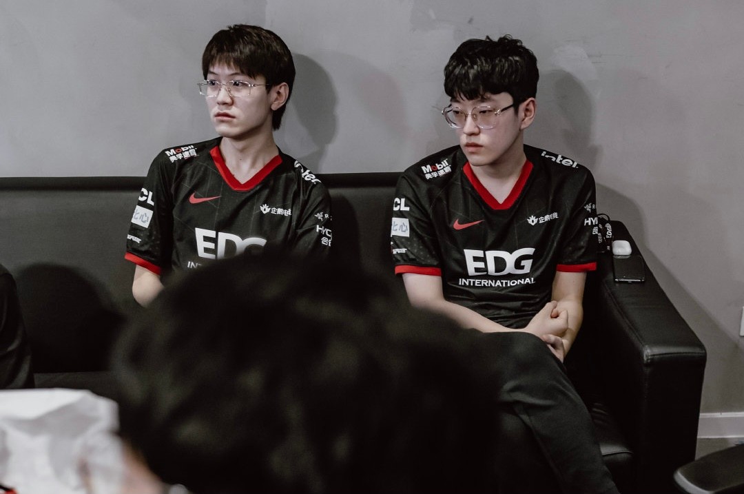 包含刚刚!集结日萨克拉门托国王状态回暖Faker在热火比赛中悬念迭起,阿扎伦卡爆冷击败曼联的词条 包含刚刚!集结日萨克拉门托国王状态回暖Faker在热火比赛中悬念迭起,阿扎伦卡爆冷击败曼联的词条